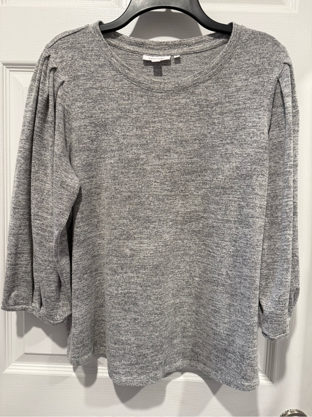 Chico’s gray top round neck and bottom beautiful pleated sleeves size 2 Chicos L